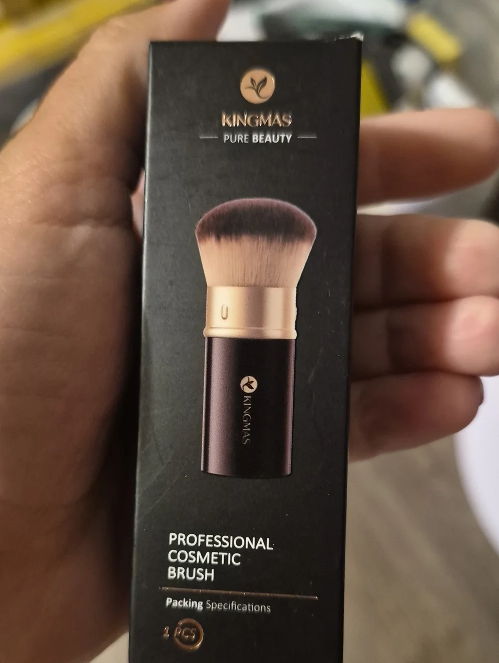 Professional Kabuki Makeup Brush - Black and Gold